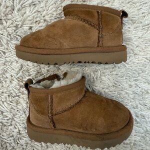 Ugg Kids' Classic Ultra Mini
Water Resistant Boot